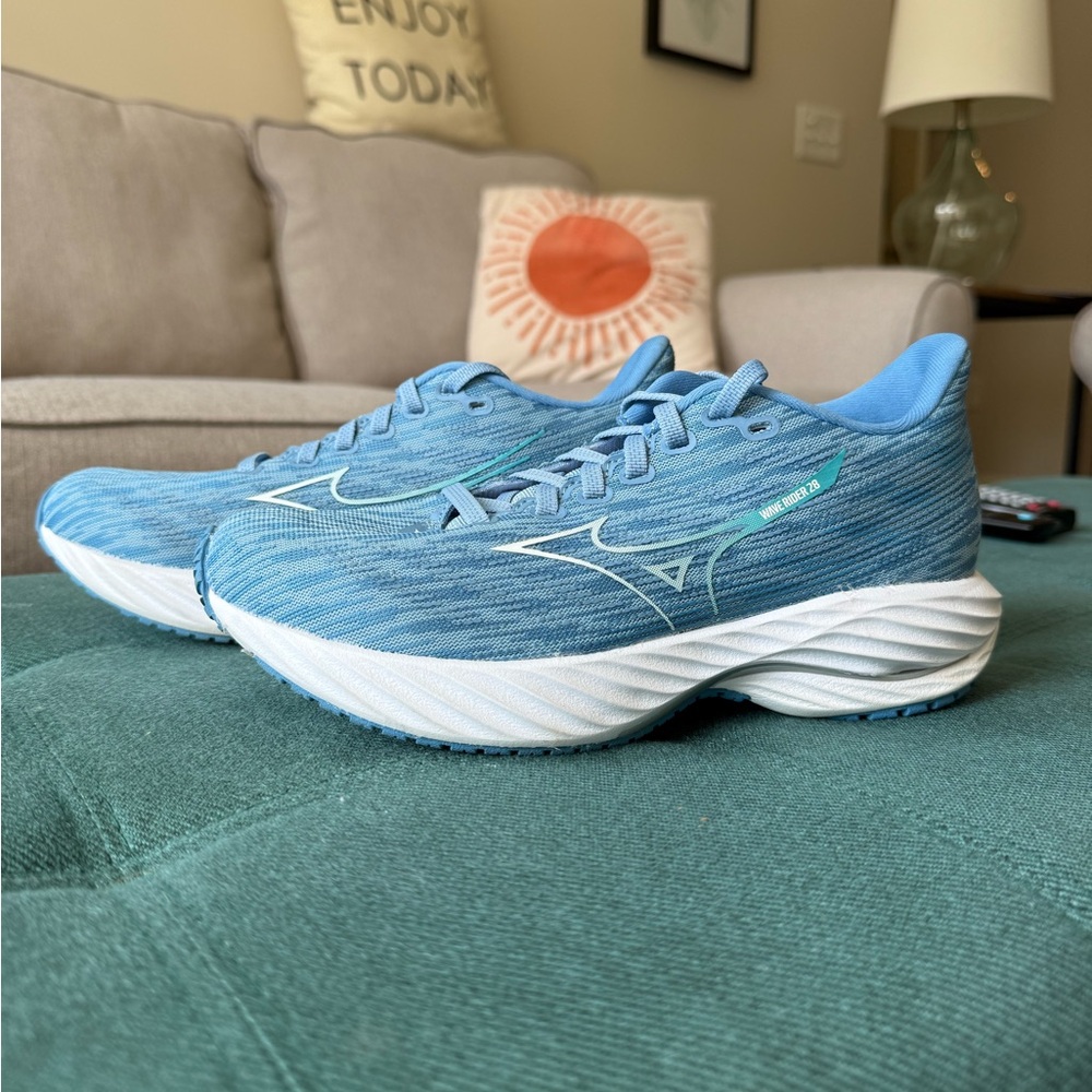 Mizuno | Wave Rider 28 Size 7